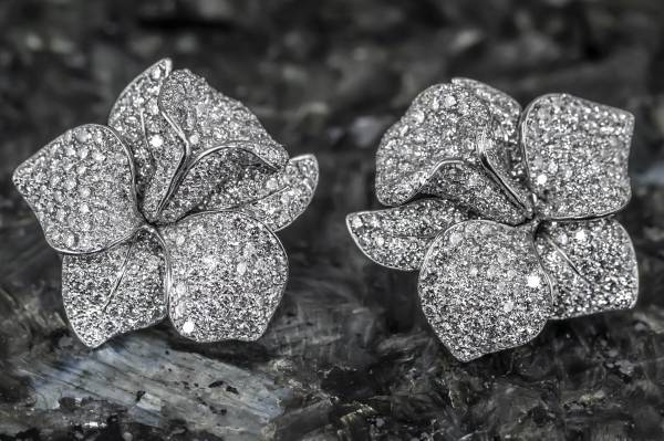 CARESSE D'ORCHIDÉES par Cartier Ear Pendants | Platinum | Diamond Pavé