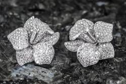 CARESSE D'ORCHIDÉES par Cartier Ear Pendants | Platinum | Diamond Pavé photo 11