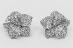 CARESSE D'ORCHIDÉES par Cartier Ear Pendants | Platinum | Diamond Pavé photo 17