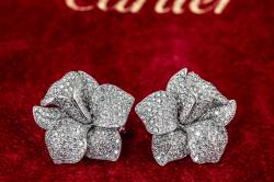 CARESSE D'ORCHIDÉES par Cartier Ear Pendants | Platinum | Diamond Pavé photo 5