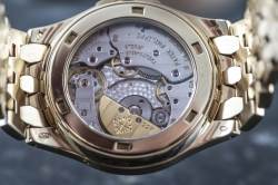 small Complication | Reference 5085J | in 18k Yellowgold | Neptune Nautilus photo 4