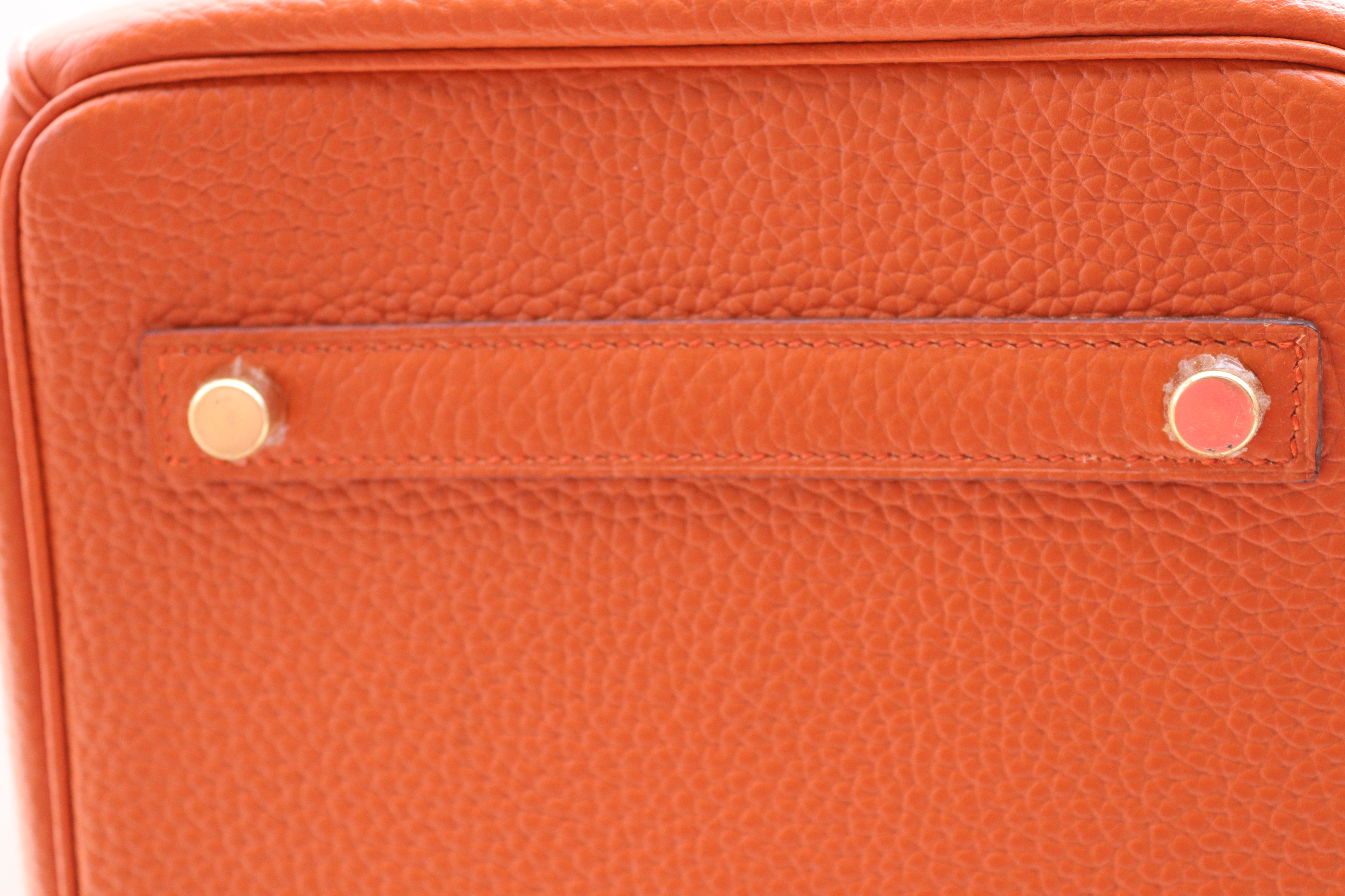 Hermès Birkin 35 aus Togo Leder mit Gelbgold Beschlägen in Orange